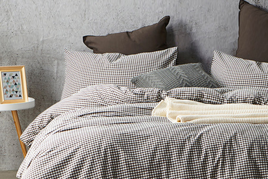 Seamless Checkered Quilt Cover Set